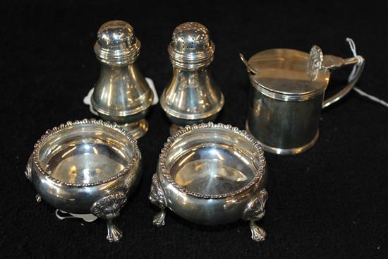 Silver condiments, inc a pair of baluster peppers, pair of bun salts and a mustard and spoon (BGL)